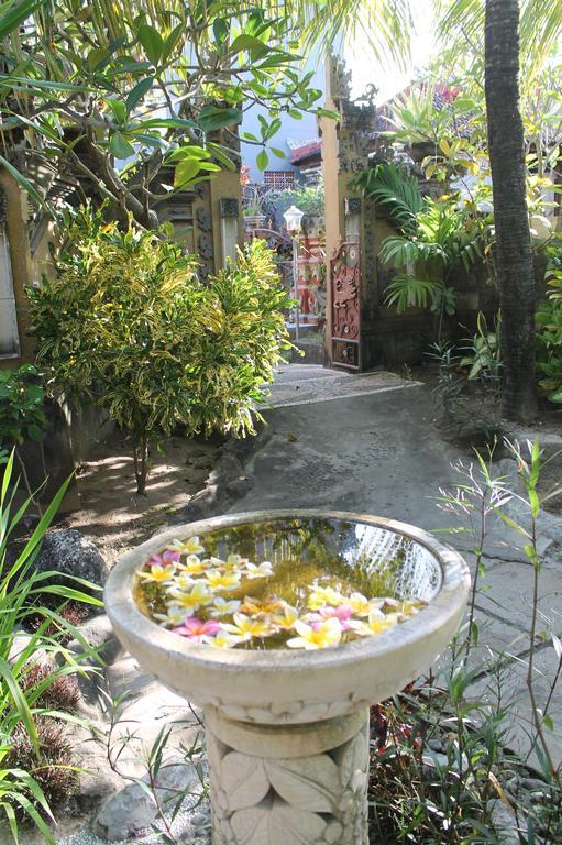 Green Palm Homestay 발리 섬 외부 사진